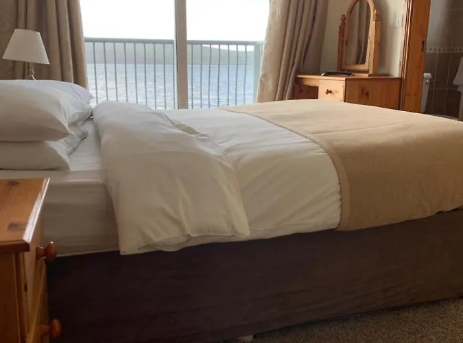 Harbour Nights Konukevi